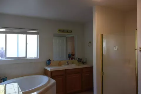 633 Marijean Way, Redding, CA 96003 photo 9