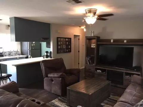 2537 Sabre Ct, Redding, CA 96002 photo 2