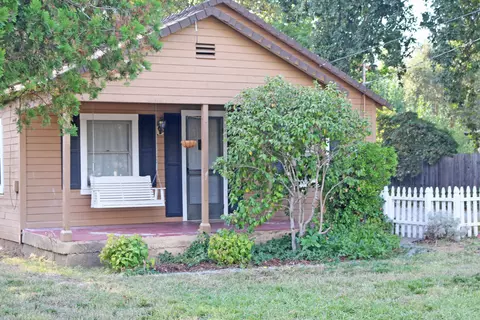 5250 E Bonnyview Rd, Redding, CA 96001 photo 2