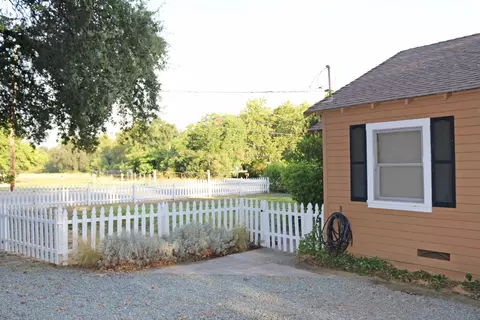5250 E Bonnyview Rd, Redding, CA 96001 photo 5