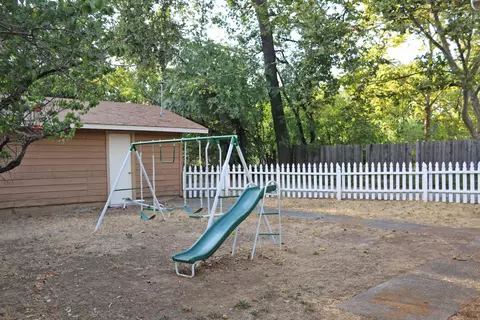 5250 E Bonnyview Rd, Redding, CA 96001 photo 7