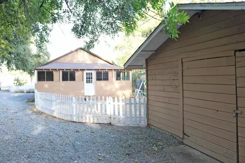 5250 E Bonnyview Rd, Redding, CA 96001 photo 9