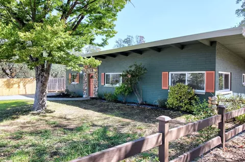 1351 Ridge Dr, Redding, CA 96001 photo 1