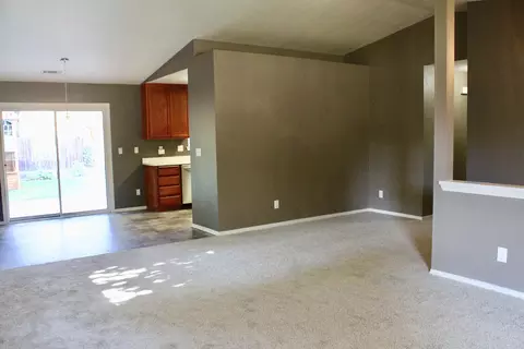 3070 Driftstone Dr, Anderson, CA 96007 photo 5