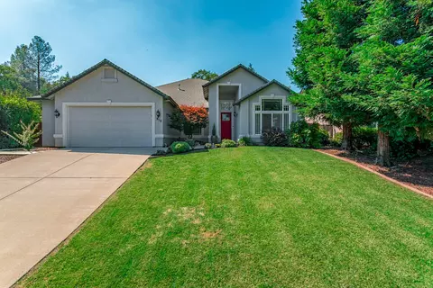 956 Montclair Dr, Redding, CA 96003 photo 2