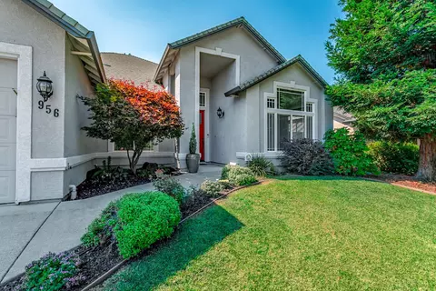 956 Montclair Dr, Redding, CA 96003 photo 3
