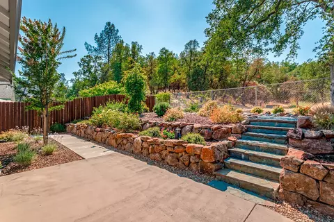 956 Montclair Dr, Redding, CA 96003 photo 23