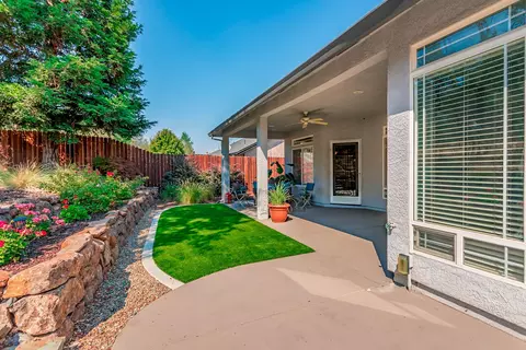 956 Montclair Dr, Redding, CA 96003 photo 24