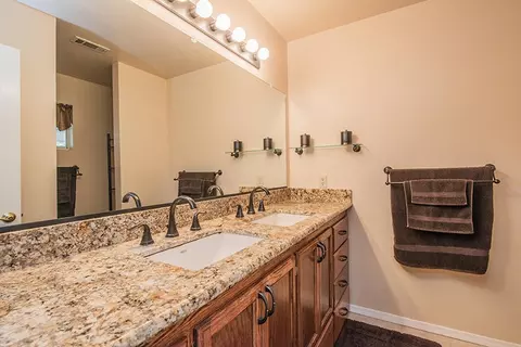 6813 Riata Dr, Redding, CA 96002 photo 28