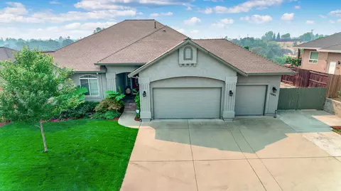 1041 Rollingview Dr, Redding, CA 96003 photo 1