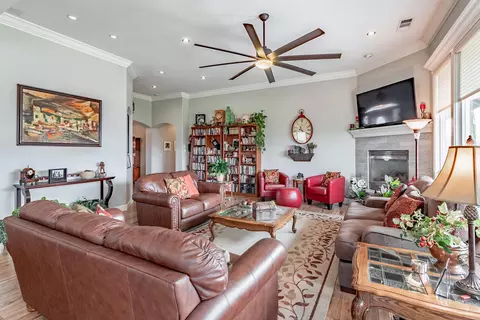 1041 Rollingview Dr, Redding, CA 96003 photo 8