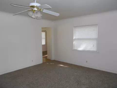 714 Loma St, Redding, CA 96003 photo 3