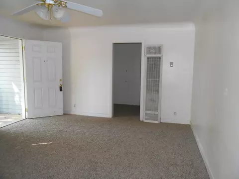 714 Loma St, Redding, CA 96003 photo 2