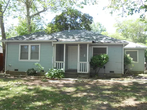 714 Loma St, Redding, CA 96003 photo 1