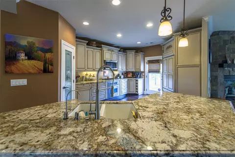 1245 Chandon Ct, Redding, CA 96003 photo 5