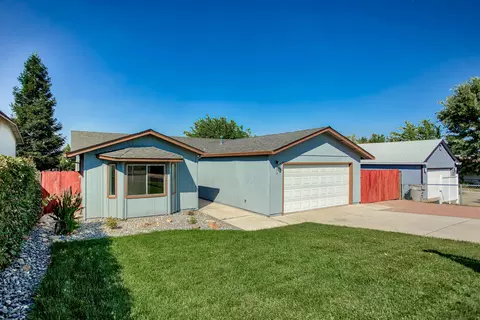 832 Springer Dr, Redding, CA 96003 photo 2