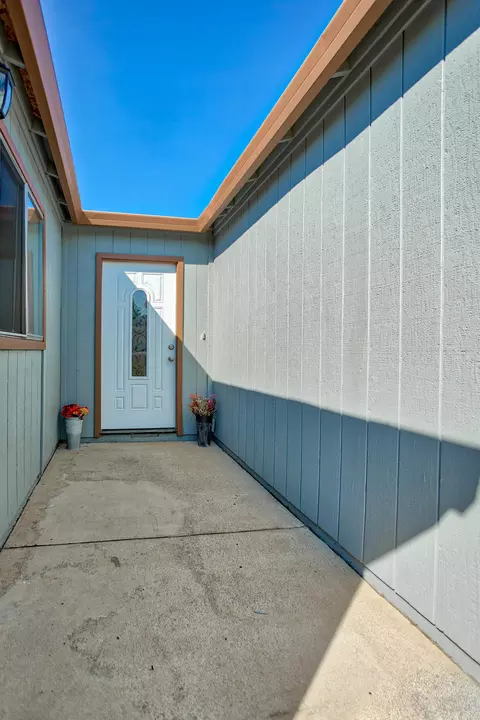 832 Springer Dr, Redding, CA 96003 photo 5