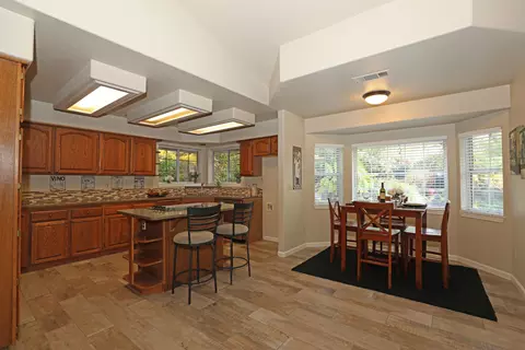 2297 Hope Ln, Redding, CA 96003 photo 5