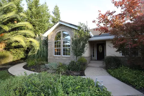 2297 Hope Ln, Redding, CA 96003 photo 3