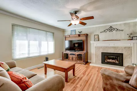 3235 Winding Way, Redding, CA 96003 photo 2