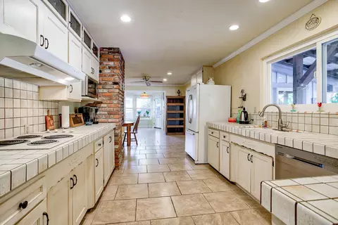 3235 Winding Way, Redding, CA 96003 photo 6