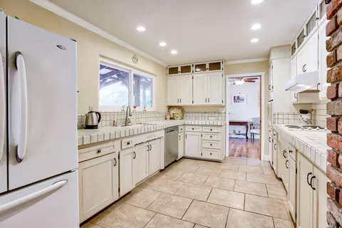 3235 Winding Way, Redding, CA 96003 photo 9