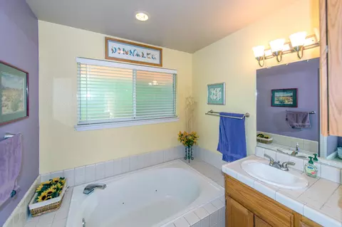 2645 Howard Dr, Redding, CA 96001 photo 17