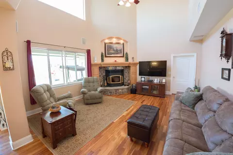 22970 Sunriver Dr, Red Bluff, CA 96080 photo 6