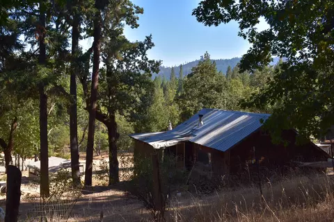 11 Hunter Ln, Hayfork, CA 96041 photo 4