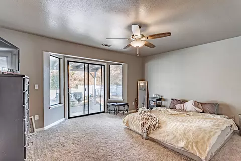 1025 Nighthawk Ln, Redding, CA 96003 photo 9