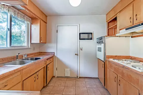 20546 Duryee Ln, Redding, CA 96002 photo 7