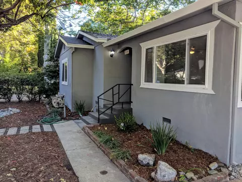 735 Loma St, Redding, CA 96003 photo 2