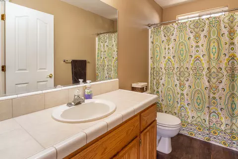 833 Paramount Way, Redding, CA 96003 photo 8