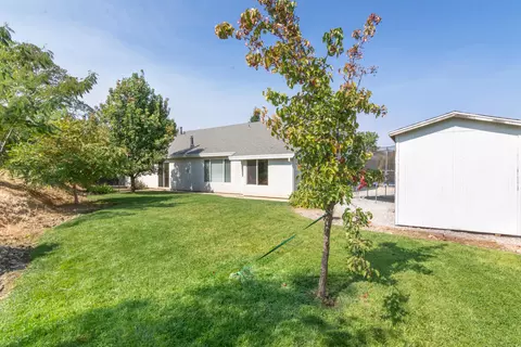 833 Paramount Way, Redding, CA 96003 photo 13