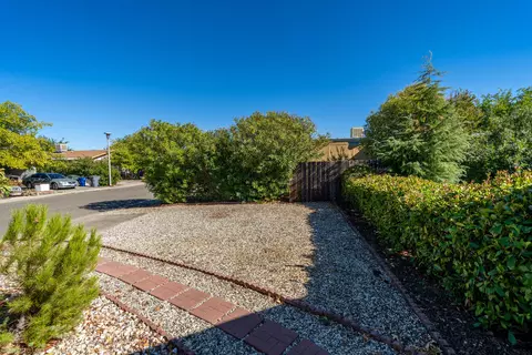 4445 Honeycomb Way, Redding, CA 96003 photo 6