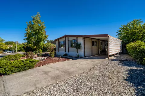 4445 Honeycomb Way, Redding, CA 96003 photo 3
