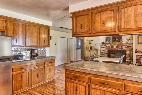 6795 Tucker Ln, Redding, CA 96002 photo 8
