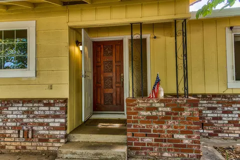 6795 Tucker Ln, Redding, CA 96002 photo 2