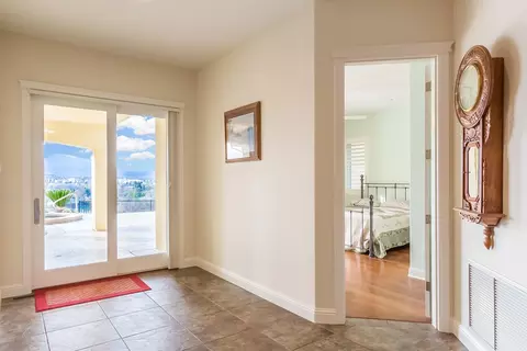 1880 Crestmont Dr, Redding, CA 96002 photo 17