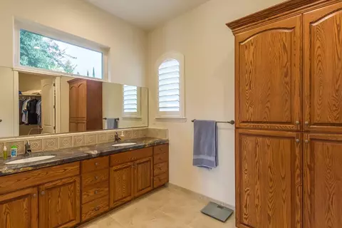 1880 Crestmont Dr, Redding, CA 96002 photo 20