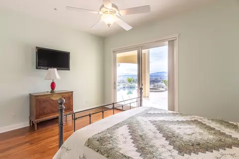 1880 Crestmont Dr, Redding, CA 96002 photo 19