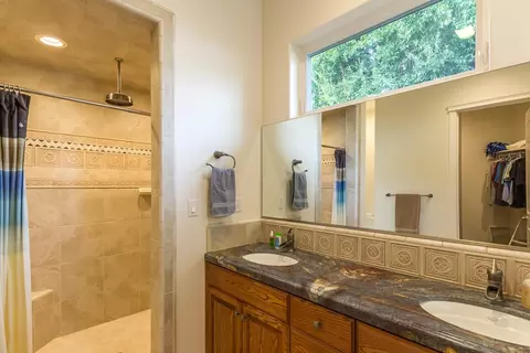 1880 Crestmont Dr, Redding, CA 96002 photo 21