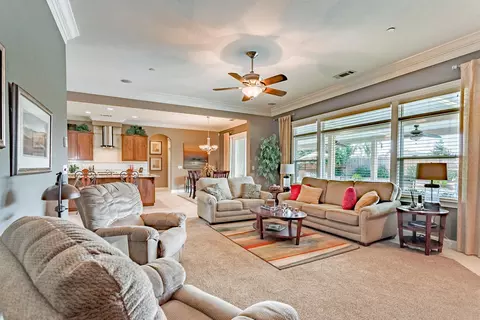674 Durango Way, Redding, CA 96003 photo 3