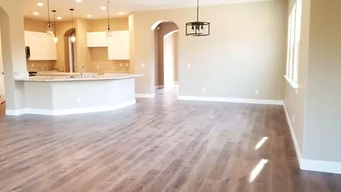 961 Bellagio, Redding, CA 96003 photo 4