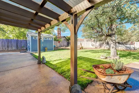 1860 Wasatch Ct, Redding, CA 96001 photo 24