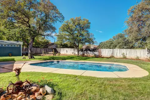 1860 Wasatch Ct, Redding, CA 96001 photo 5