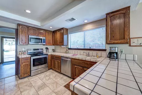 1860 Wasatch Ct, Redding, CA 96001 photo 7
