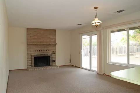 2880 Squire Ave, Redding, CA 96002 photo 5