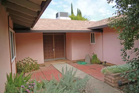 2880 Squire Ave, Redding, CA 96002 photo 3