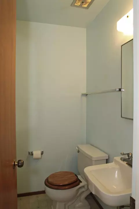 2880 Squire Ave, Redding, CA 96002 photo 4